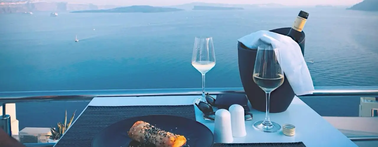 Fine dining with a beautiful mediterranian landscape view