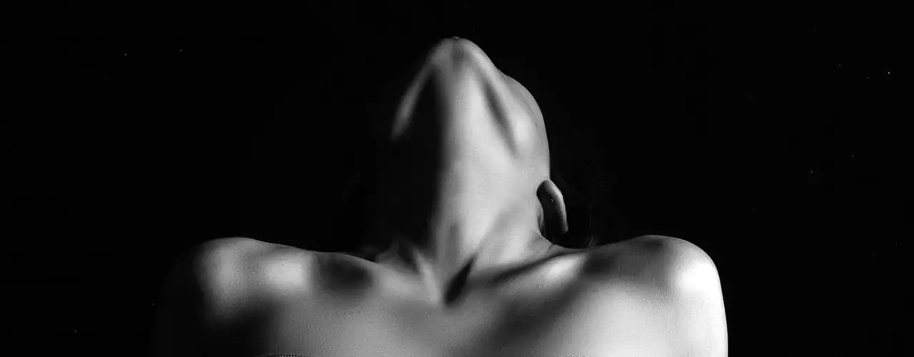 Model posing naked