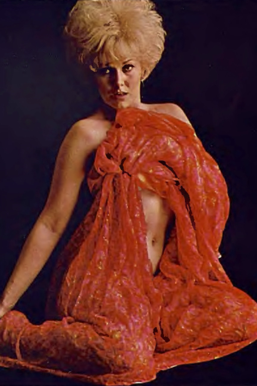Kim Novak topless